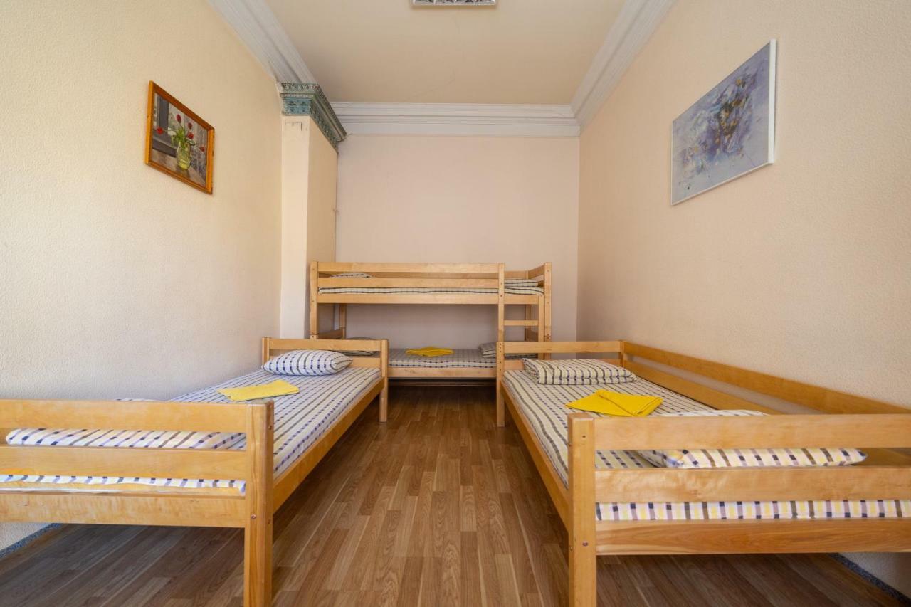 Hostel Mr.