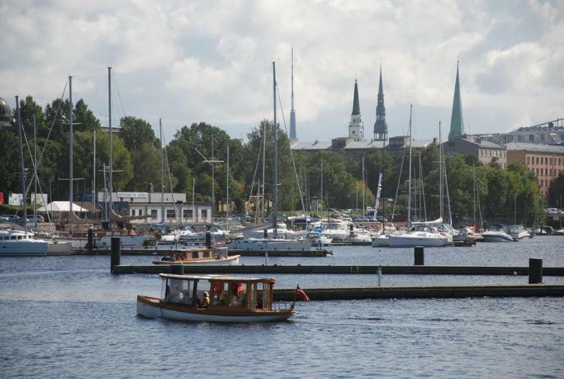 2-level Penthouse With Terrace And Free Parking Huoneisto *