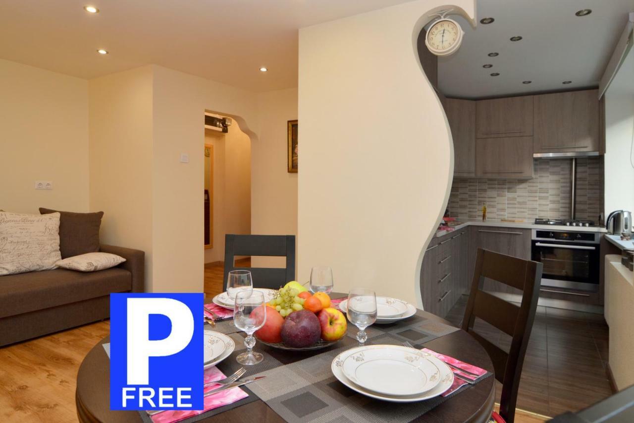 Tomsona Center Apartment *