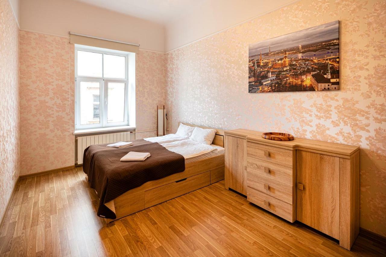 Old Quiet Apartment *