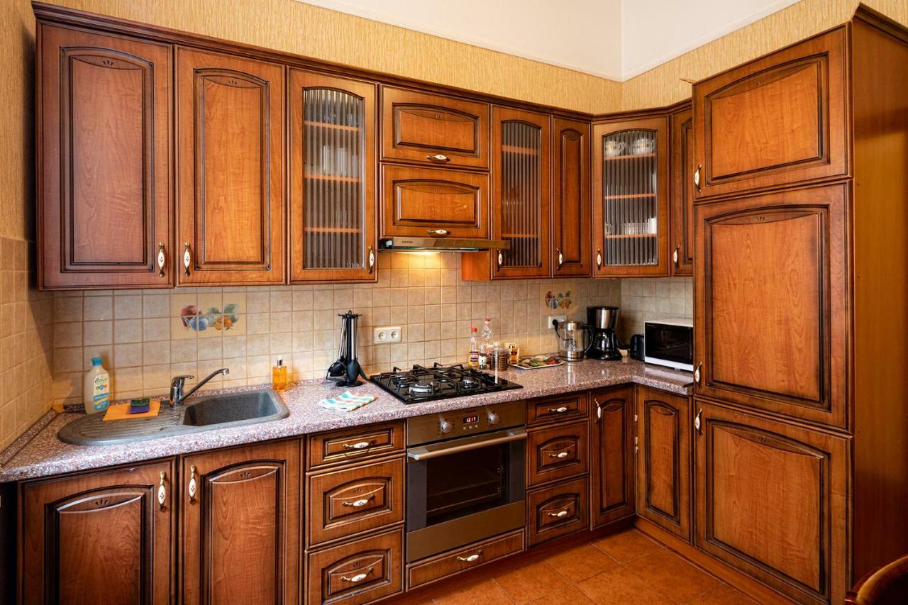 Old Quiet Apartment *