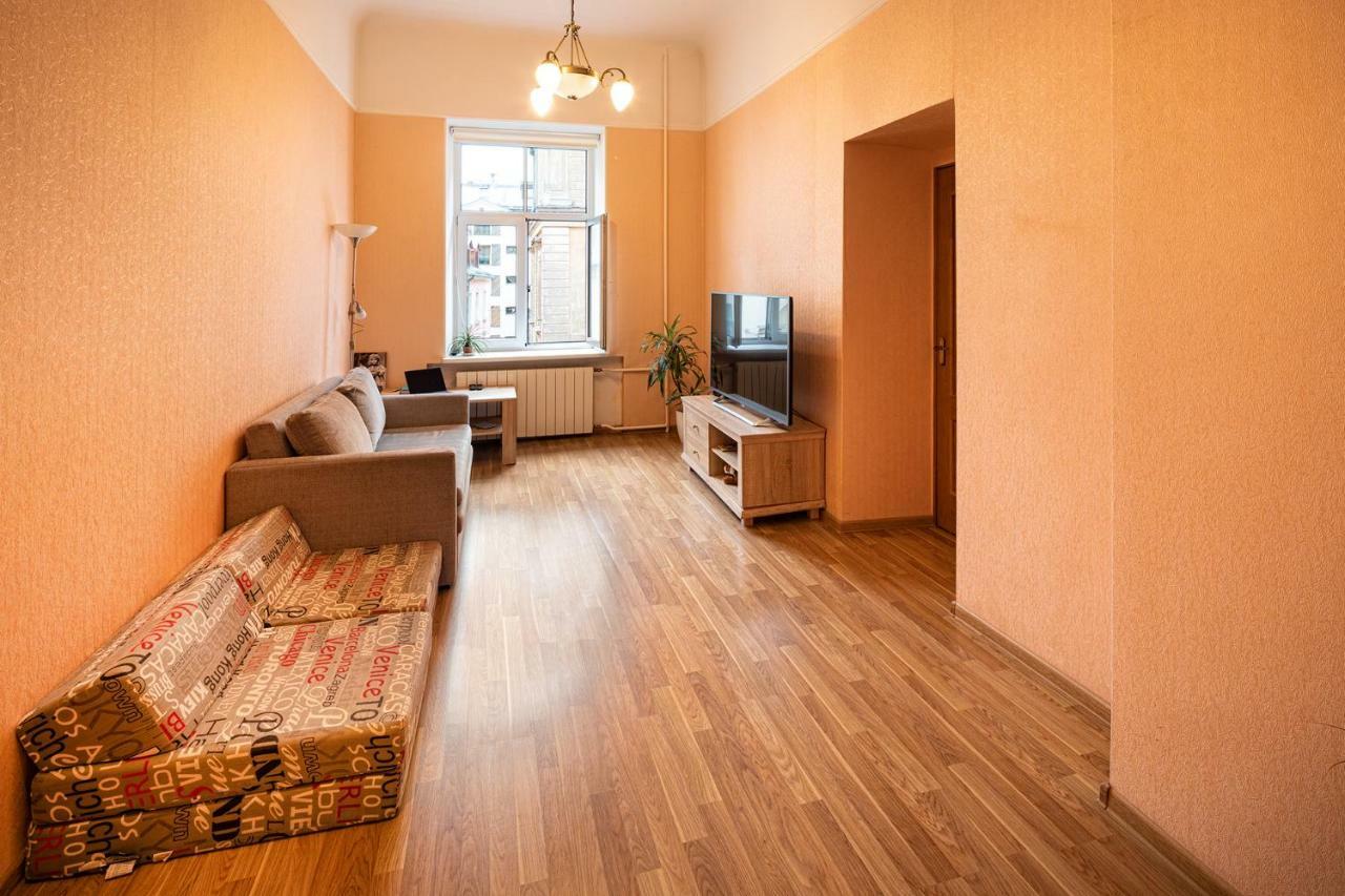 Old Quiet Apartment Riga