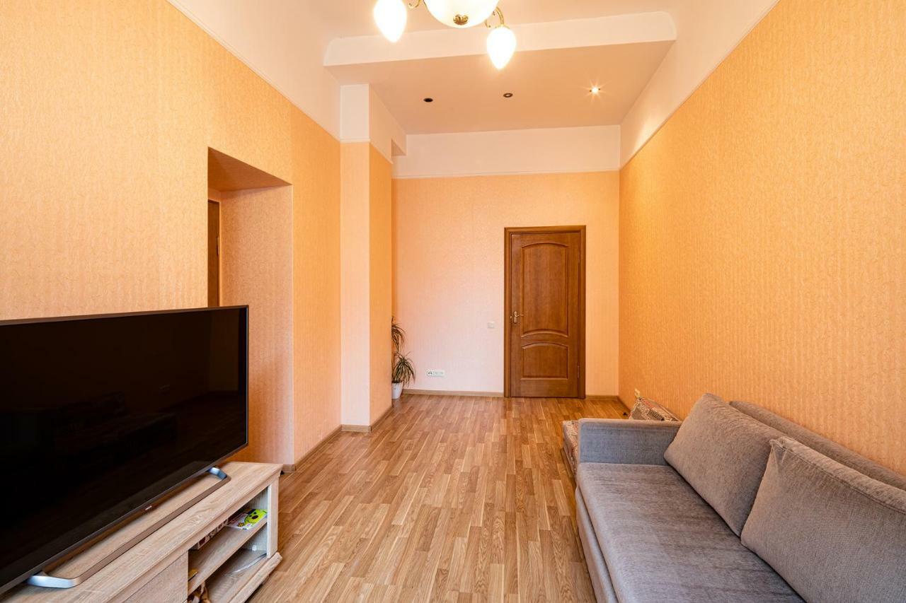 Old Quiet Apartment Riga