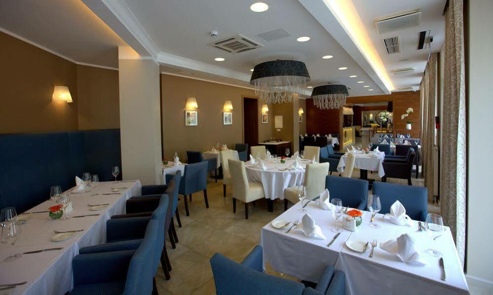 Hotel Radisson Old Town 4*