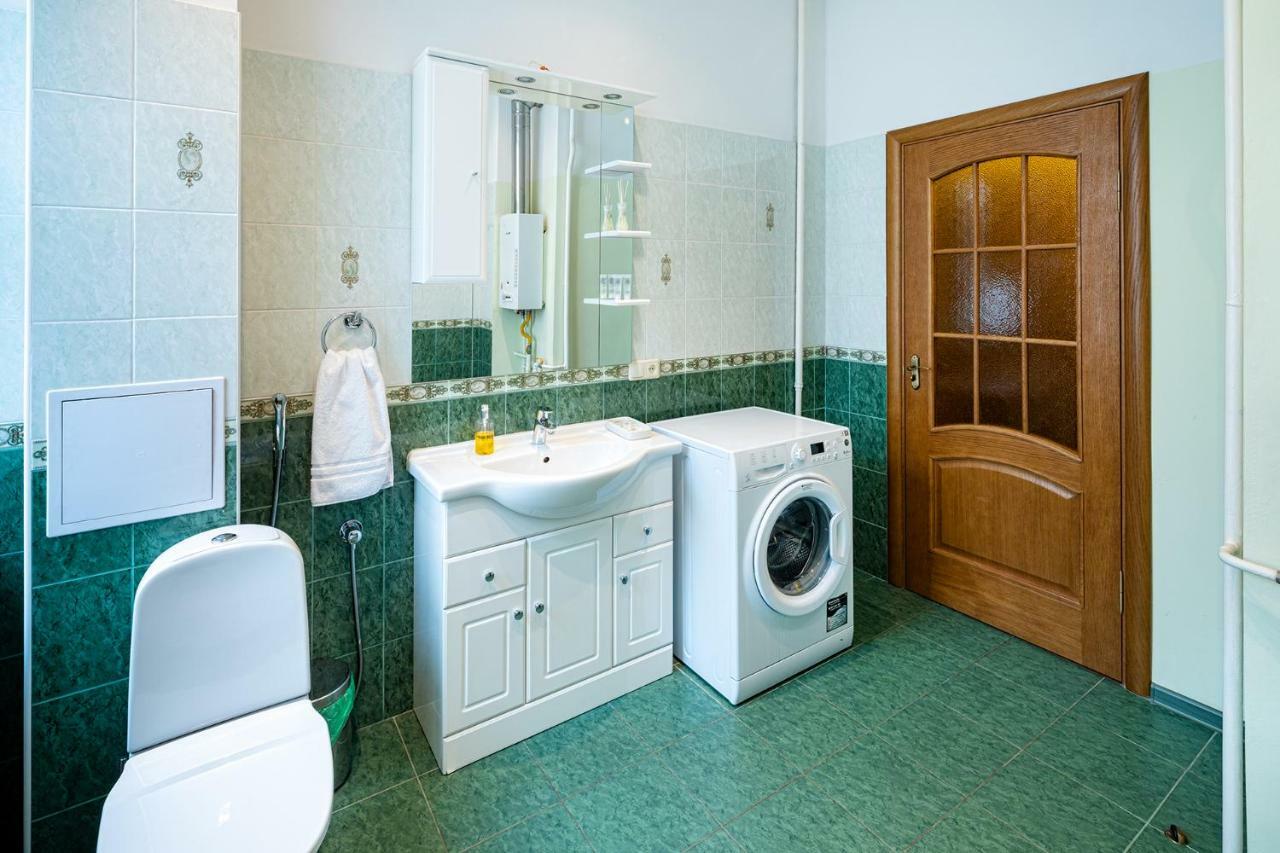 Old Quiet Apartment *