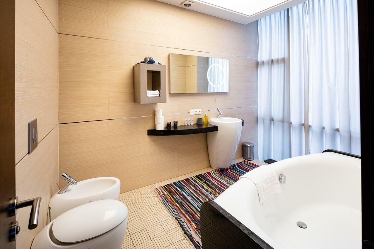 Old Luxury Studio Apartment Riga