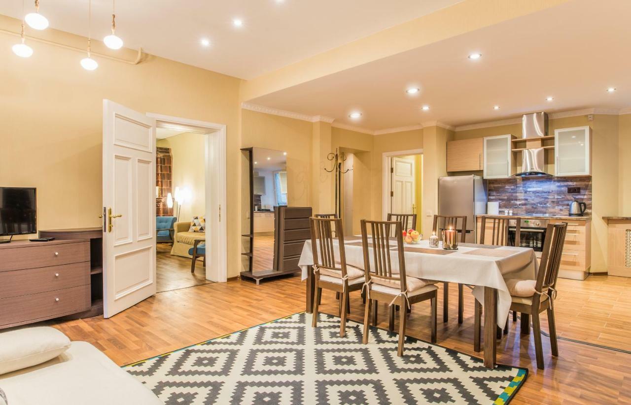 Charming Spacious 3 Bedroom In Old Town Appartement *