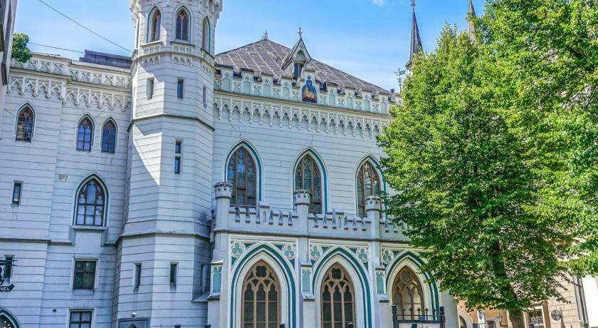 Budget Apartment In Old City