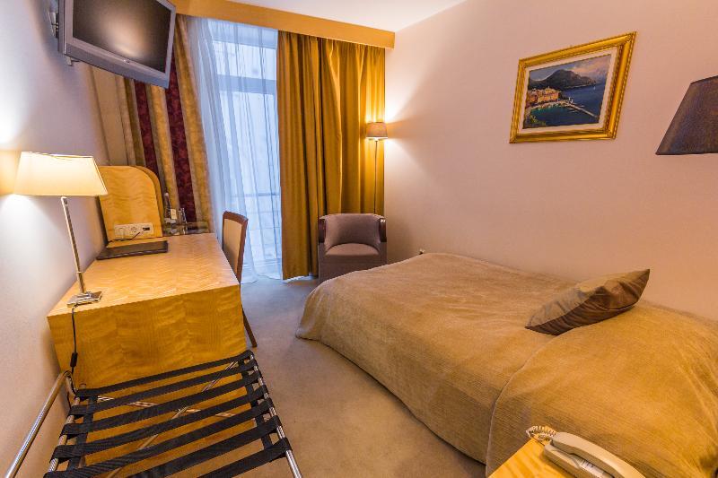 Royal Square & 5*