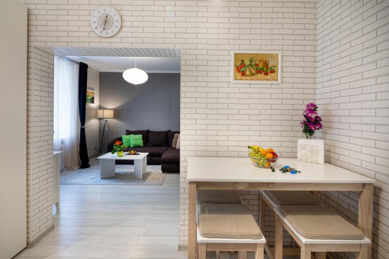 Apartment Centre *