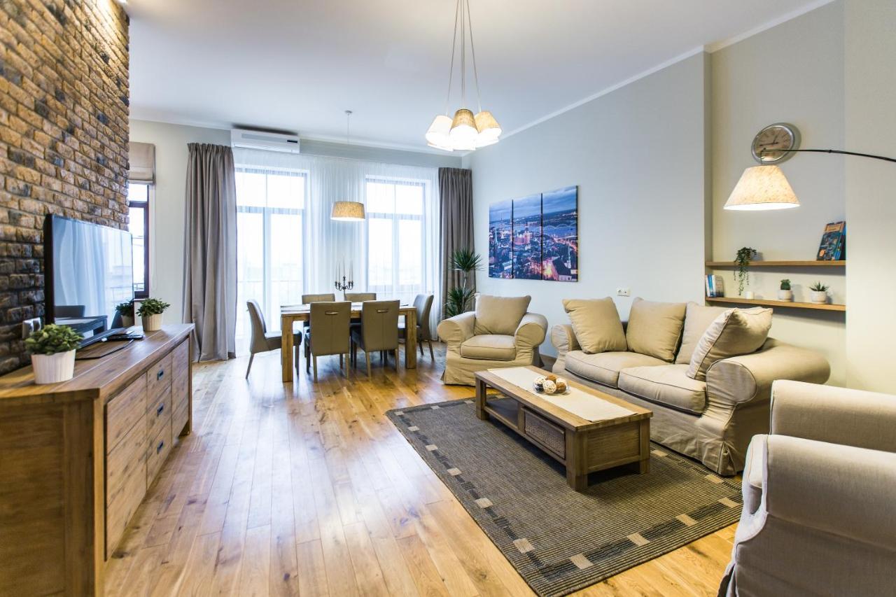 Lux - Ernesta, Free Parking Aparthotel 4*
