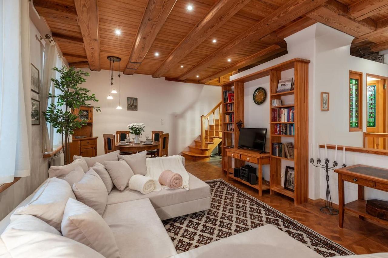 Vintage Old Town Apartment Riga