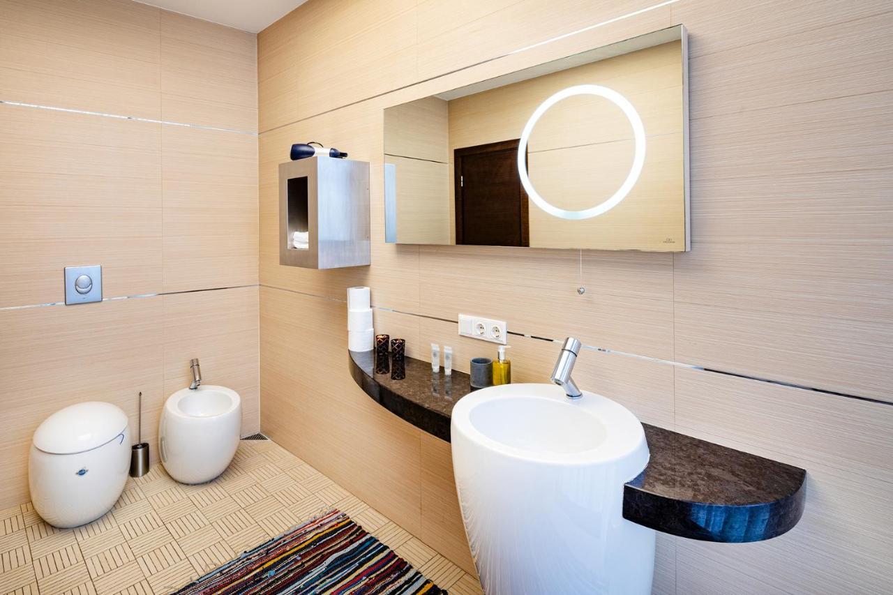 Old Luxury Studio Apartment Riga