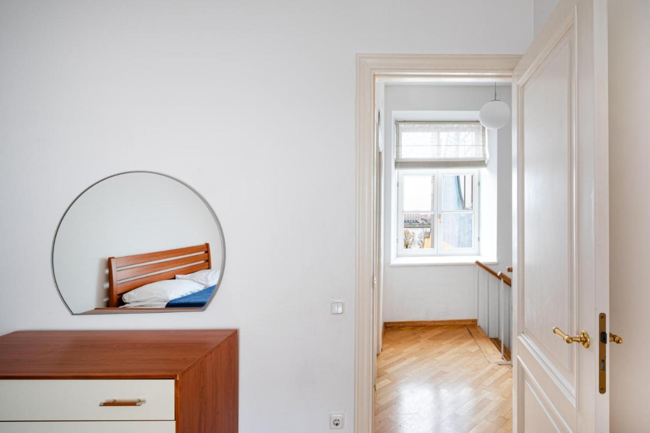 Old Two Floor Palasta Loft With River View Apartment Riga