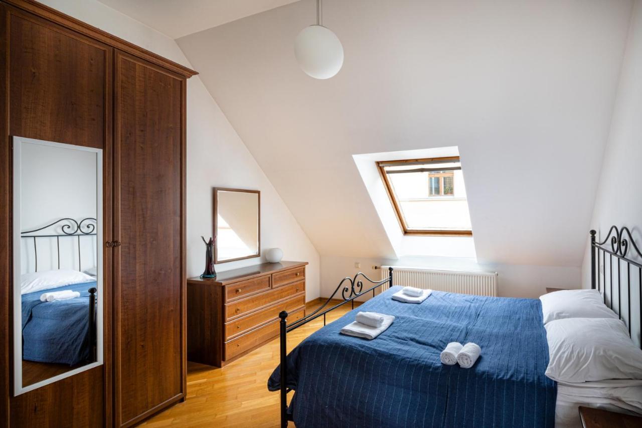 Old Two Floor Palasta Loft With River View Apartment Riga