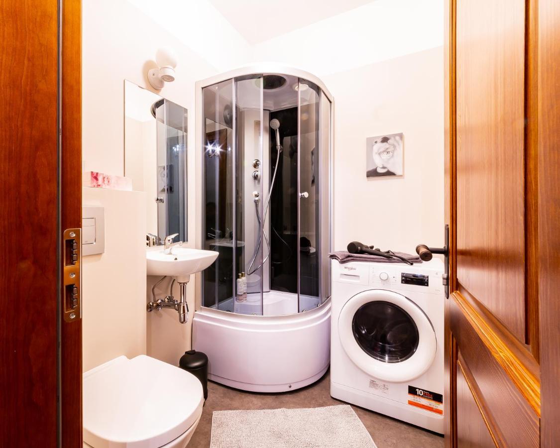 Apartment Gourmet Storie's Ap 68sqm Renovated Free Parking Riga