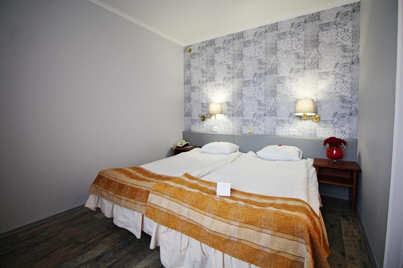 Hotel Nb With Free Parking