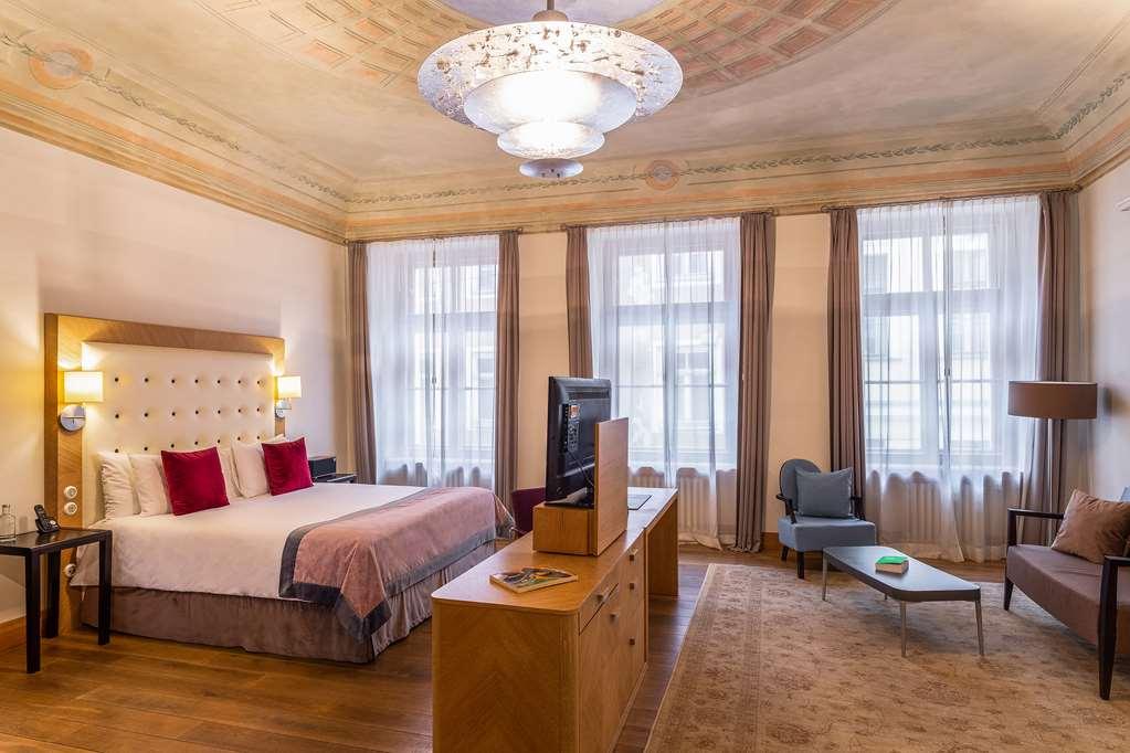 Dome Hotel