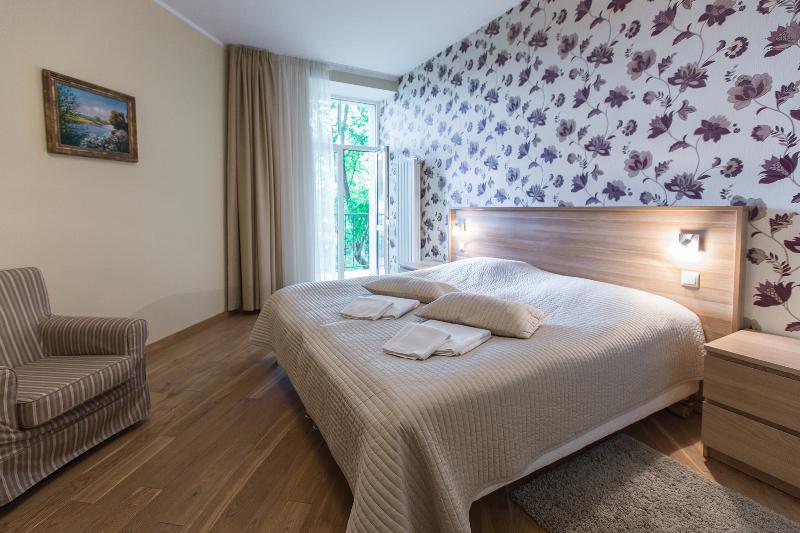 Lux - Ernesta, Free Parking Aparthotel Riga
