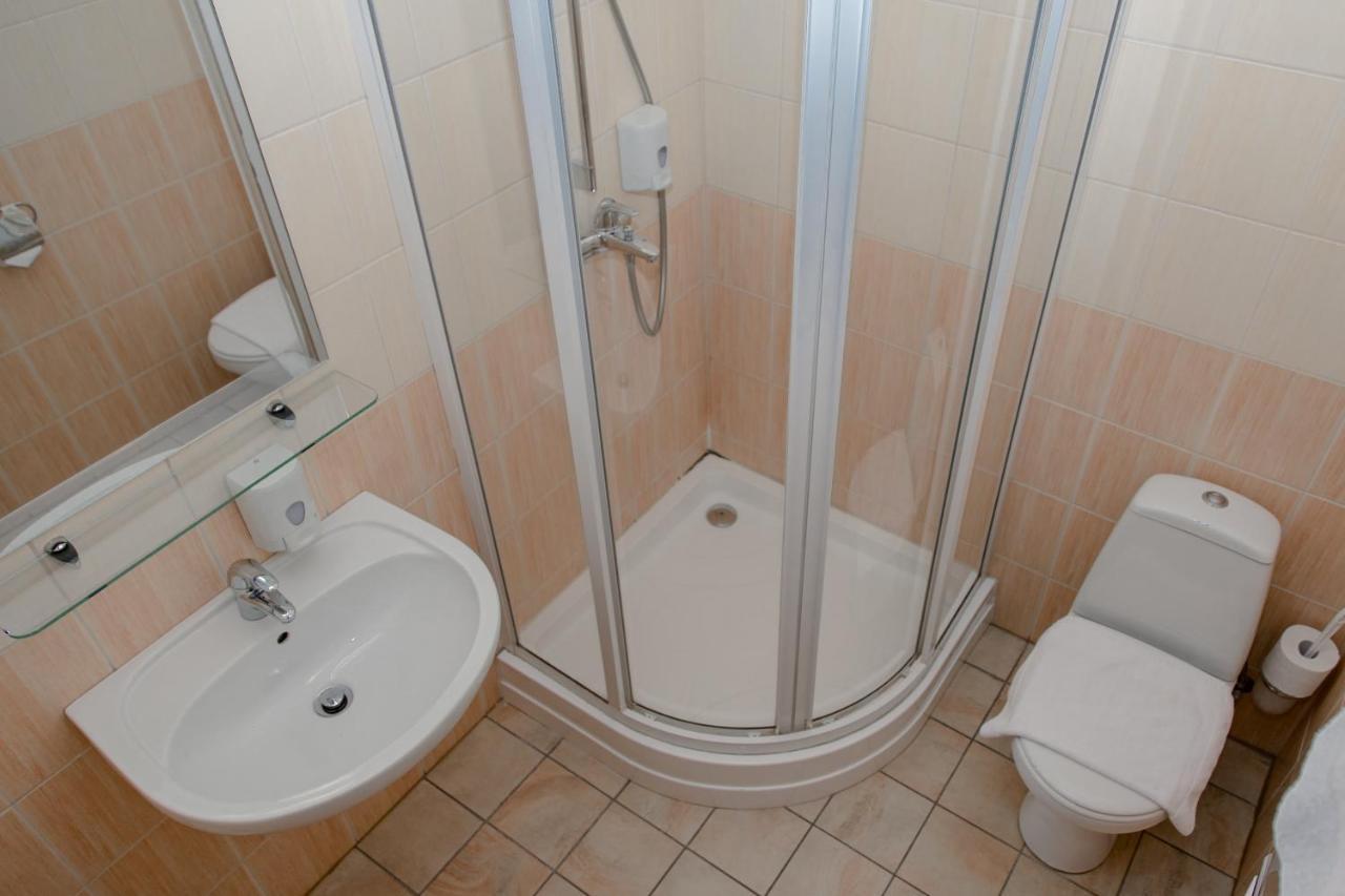 Edvards 3* Riga