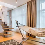 Central 2-Level Penthouse With Terrace And Free Parking