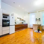 Spacious Apartment In The Center Of Riga
