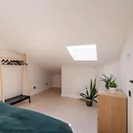New Flat With Free Underground Parking And Air Conditioning