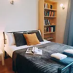 Homey Nest In Riga Midtown Center, Up To 4 Guests, Steps From The Park, Free Parking