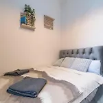 Cozy And Bright Apartment