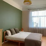 Charming And Spacious Apartment In The Embassy Area