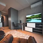 Free Parking, Gym & Security, Air Conditioner, Kitchen & Washing Machine, Children\'S Playground, 4K Oled Tv & Highspeed Wifi, Skyline View Balcony In Central Location