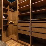 Industrial Style 2Bd Apartment In City Centre