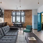 Industrial Style 2Bd Apartment In City Centre