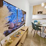 Old Town Serenity Breeze Apartment Prime Location