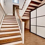 2-Level Apartment Close To Old City