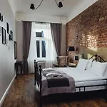 Sherlock Art Hotel