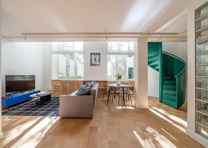 Bright Designer Loft In The City Center