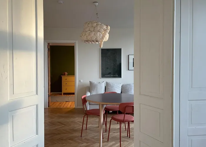 Charming And Spacious Apartment In The Embassy Area