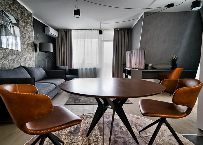 Free Parking, Gym & Security, Air Conditioner, Kitchen & Washing Machine, Children\'S Playground, 4K Oled Tv & Highspeed Wifi, Skyline View Balcony In Central Location