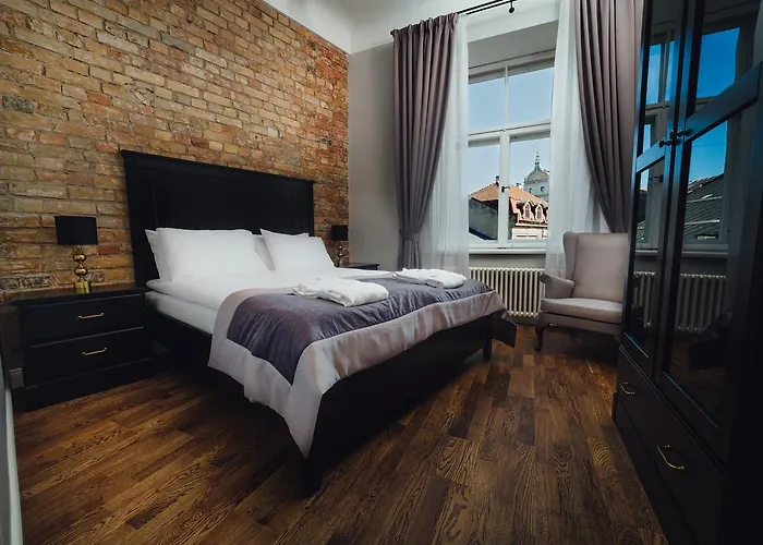 Sherlock Art Hotel