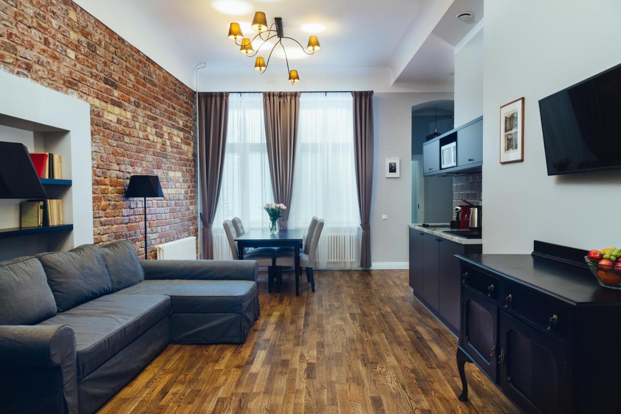 Sherlock Art Aparthotel 3*