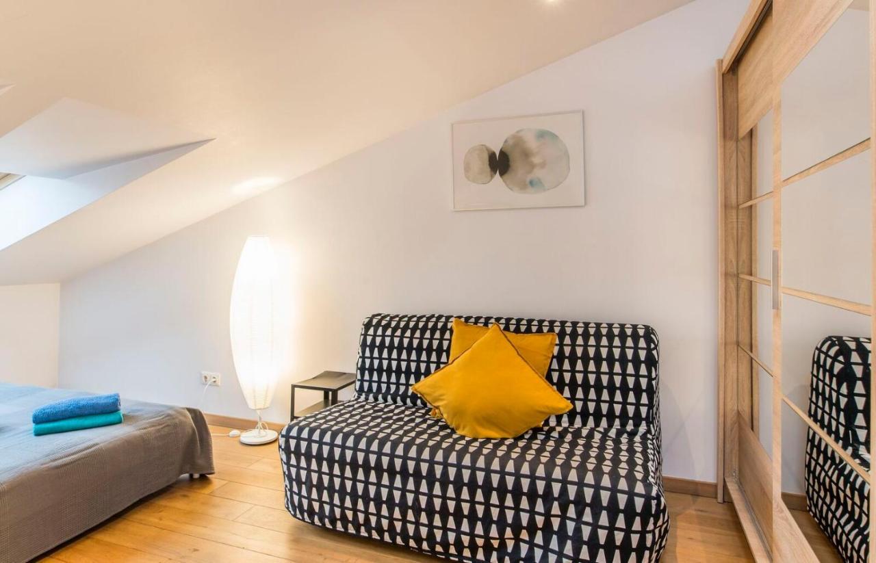 Apartment 2-level Penthouse With Terrace And Free Parking *