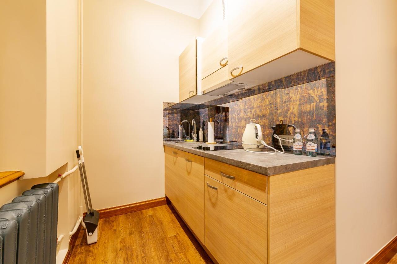 Cozy Storie's Ap, 47sqm, Renovated 2020, Free Parking * Riga