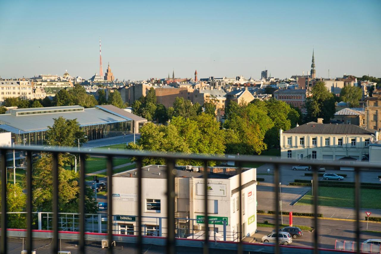 Urban Oasis: Fitness-focused With Views