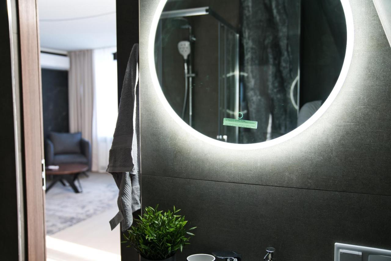 Urban Oasis: Fitness-focused With Views *
