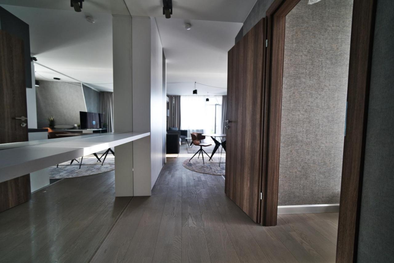 Apartment Urban Oasis: Fitness-focused With Views