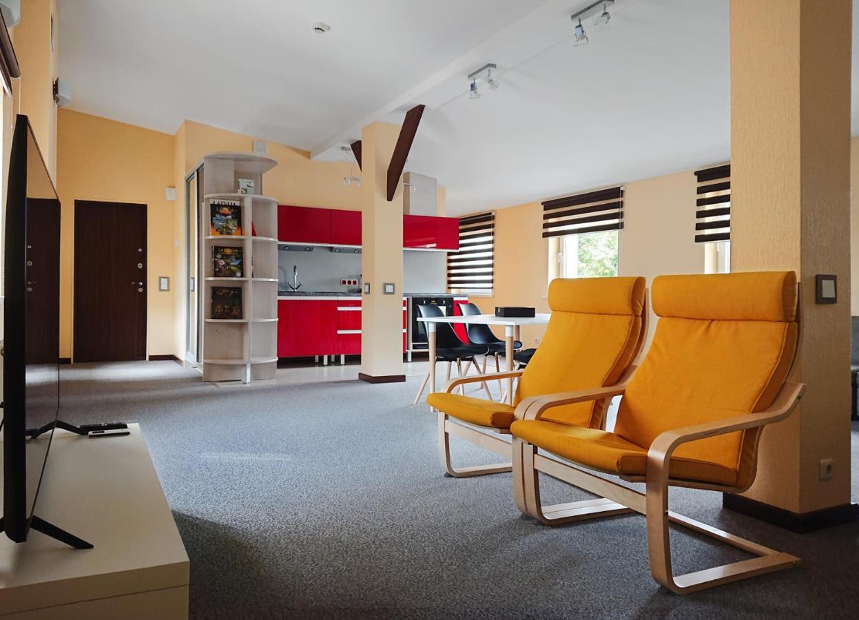 Center Quiet With Free Private Parking