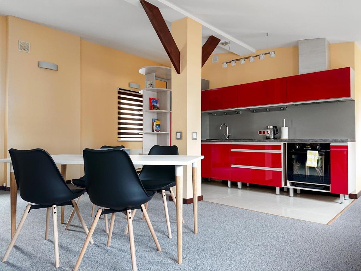 Center Quiet With Free Private Parking Riga
