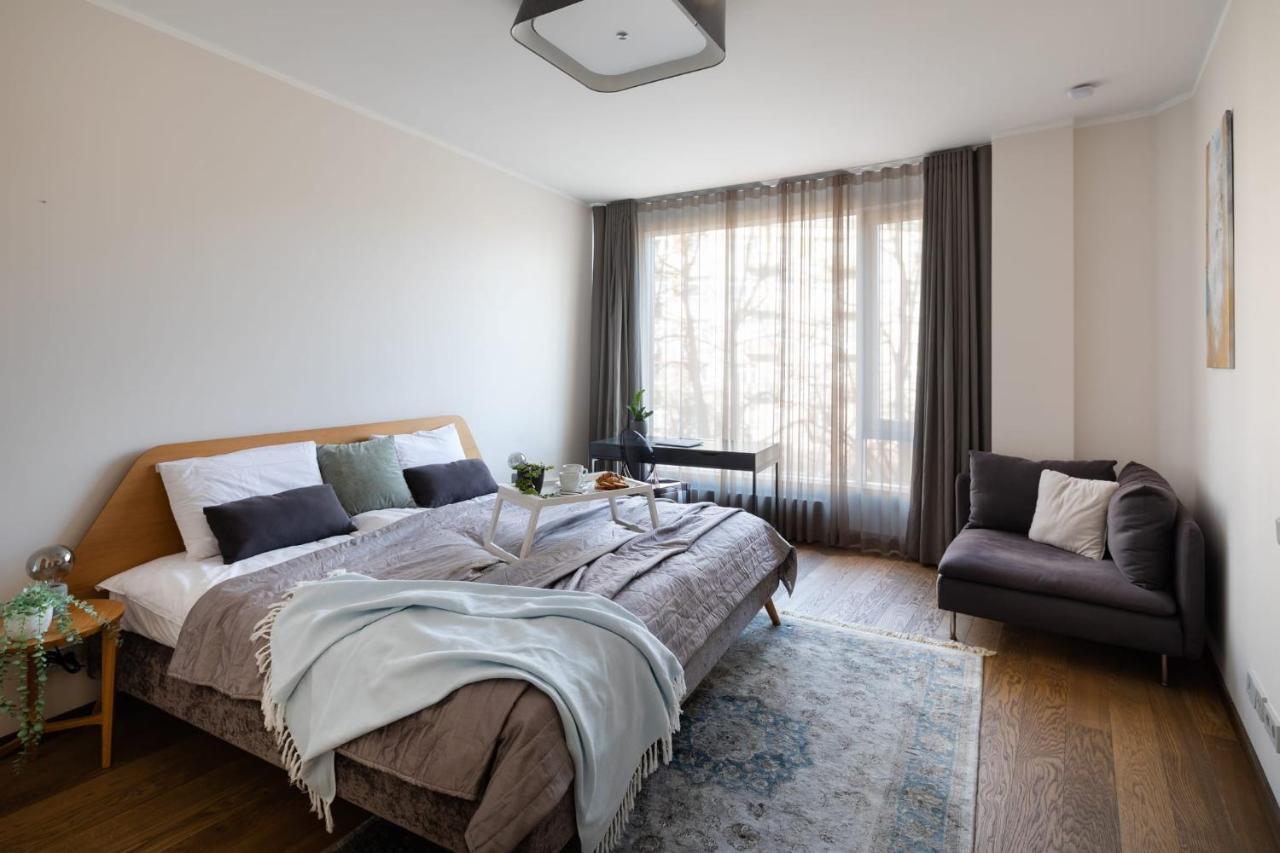 Riverside Spacious One Bedroom