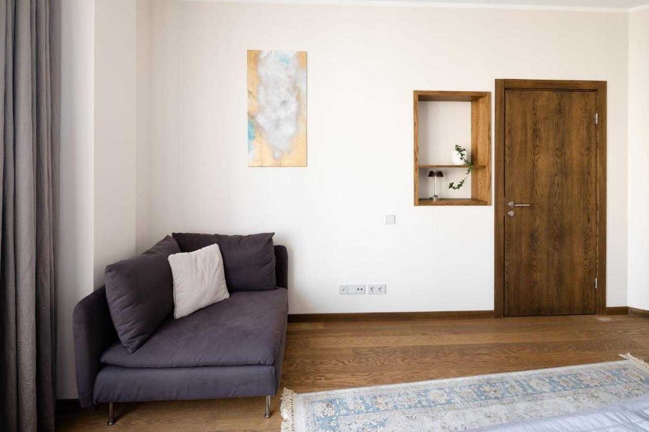 Riverside Spacious One Bedroom Dzīvoklis Riga